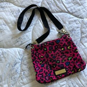BETSEY JOHNSON Leopard Animal Print Nylon Crossbody Hot Pink Bag 🐆